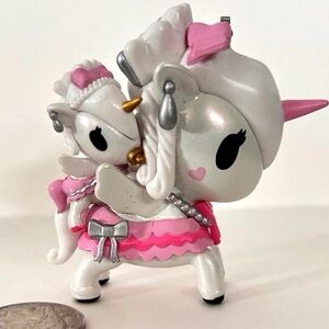 Tokidoki Unicorno Bambino Series 2 figure named Victoria & Agnes.